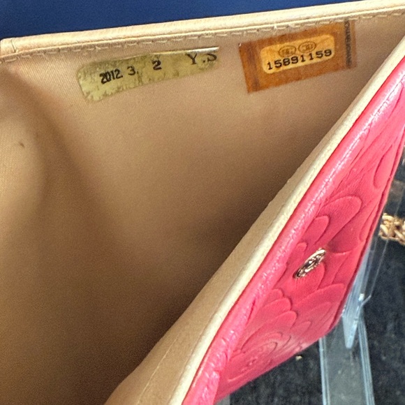 Pink Chanel Camellia Compact WOC In Excellent Condition- Dust Bag And Gold Chain - Picture 5 of 9